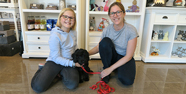 Ashuna's Hundeboutique und Barf Manufaktur - Hana und Andrea mit Cooper
