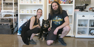 Ashuna's Hundeboutique und Barf Manufaktur - Michelle und Michael mit Ziggy