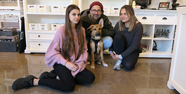 Ashuna's Hundeboutique und Barf Manufaktur - Vera, Dani und Julia mit Pinta
